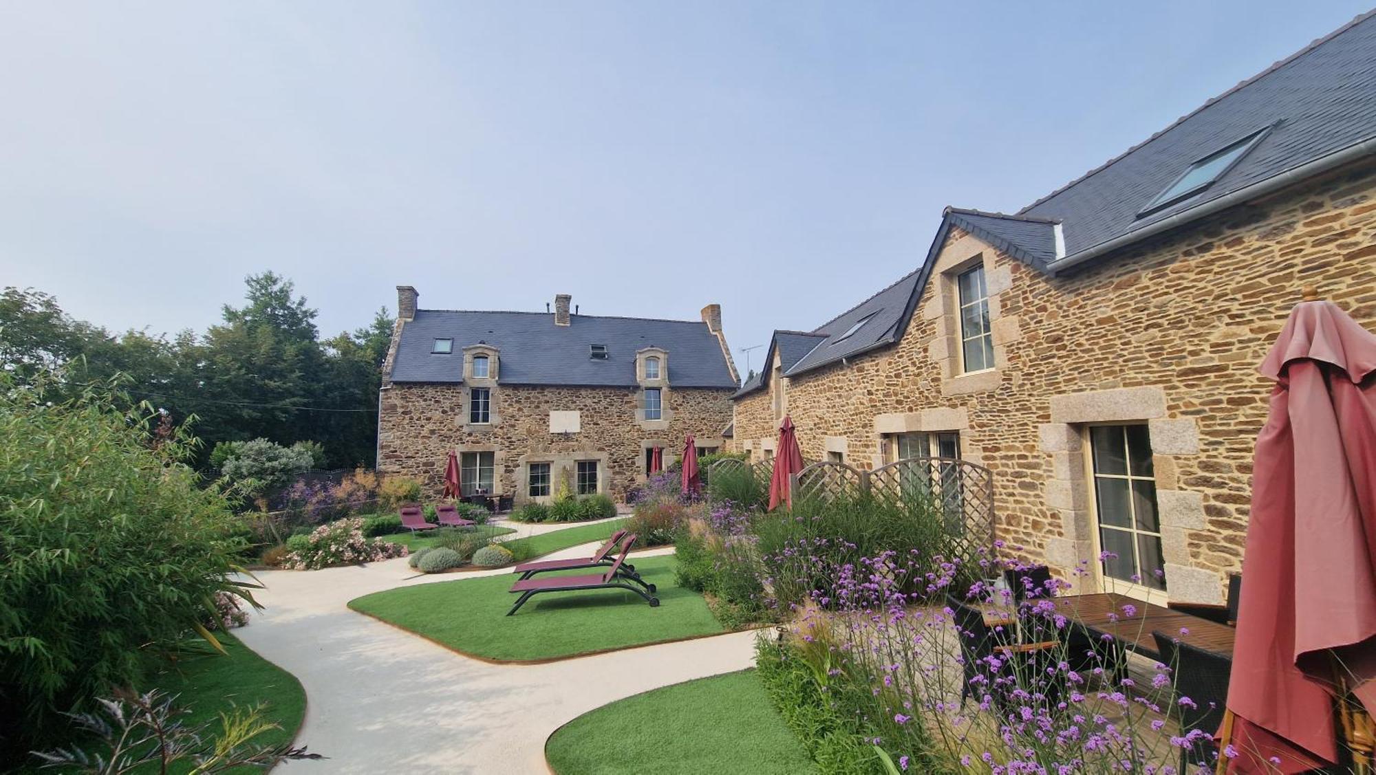 Les Gites Du Haut Pin Calorguen Esterno foto