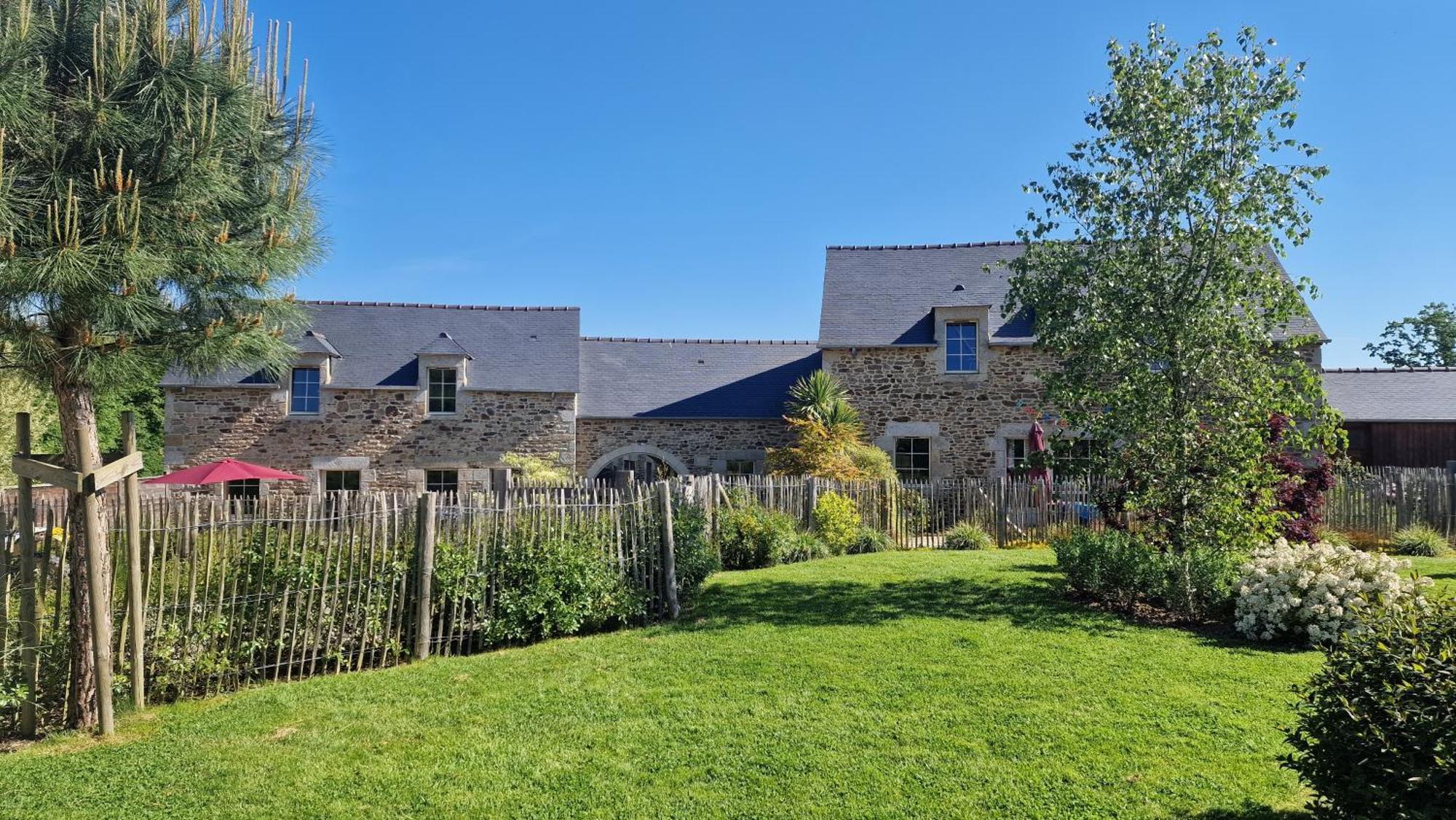 Les Gites Du Haut Pin Calorguen Esterno foto
